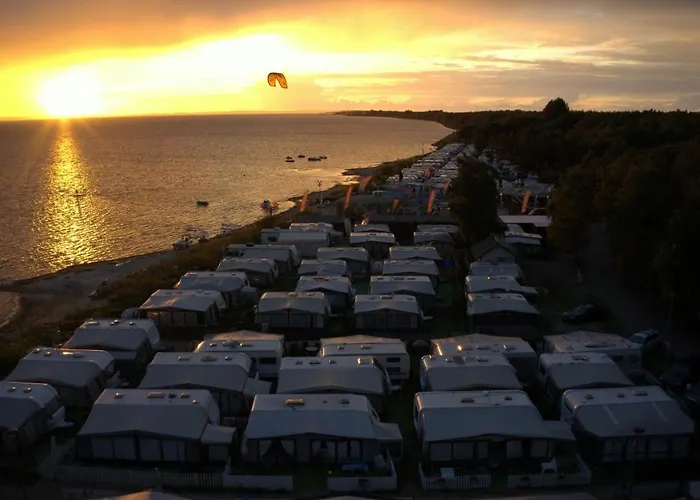 Maszoperia Sun4hel Kite & Wind & Surf Kamp alanı Jastarnia